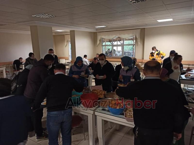 Akyazı Devlet Hastanesi'ne moral ziyareti yaptılar