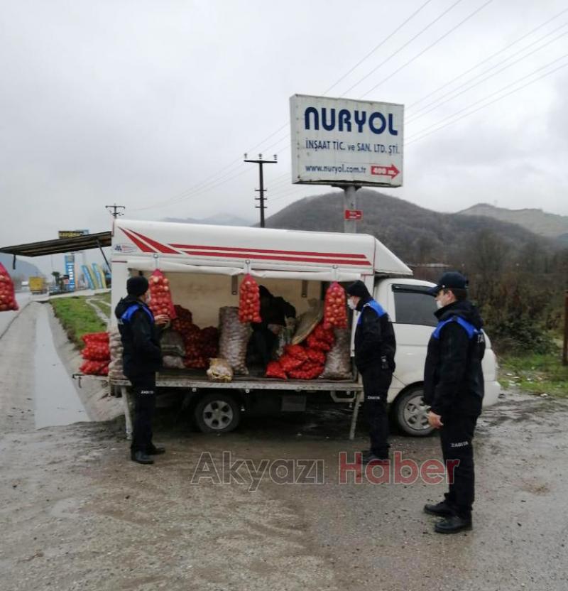 Yol kenarlarındaki satıcılara zabıtadan operasyon