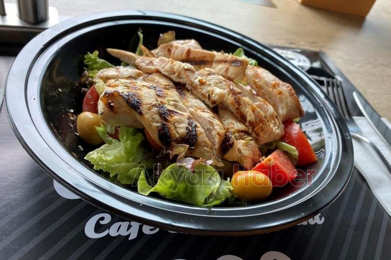 Mahfel Cafe lezzetli menüleriyle hizmetinizde