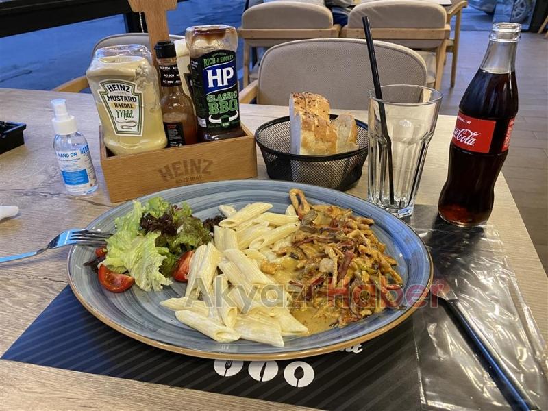 Mahfel Cafe lezzetli menüleriyle hizmetinizde