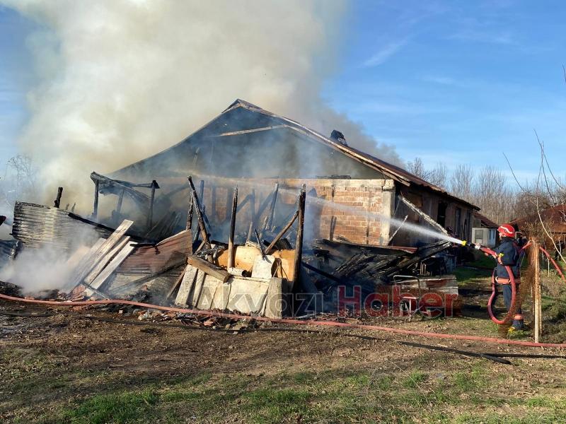 Marangoz atölyesi alev alev yandı
