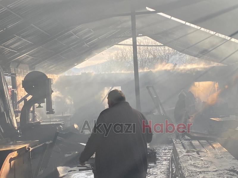 Marangoz atölyesi alev alev yandı