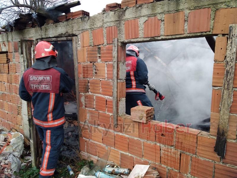 Odunluk alev alev yandı