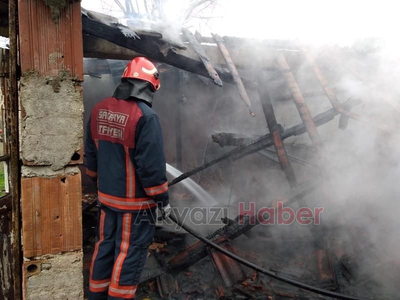 Odunluk alev alev yandı