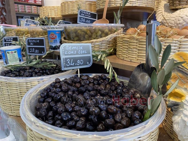 Peynirci Raşitte indirimler devam ediyor