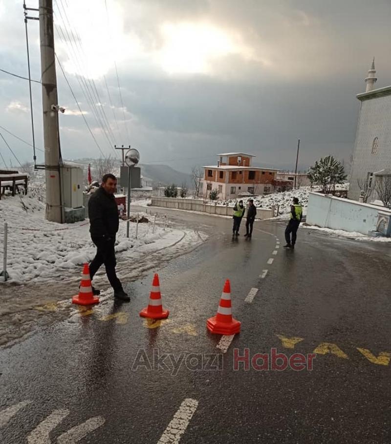 Güzlek-Keremali yolu kapatıldı