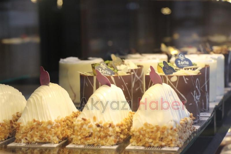 Zorlu Patisserie Akyazı'da Açıldı