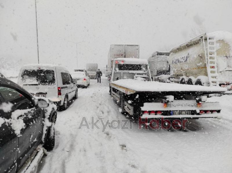 TEM otoyolu çift yönlü ulaşıma kapandı