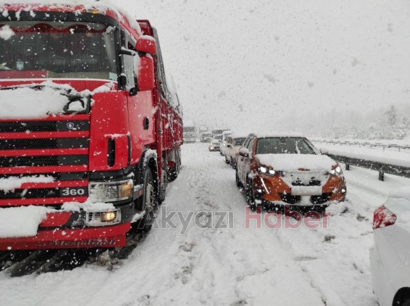 TEM otoyolu çift yönlü ulaşıma kapandı