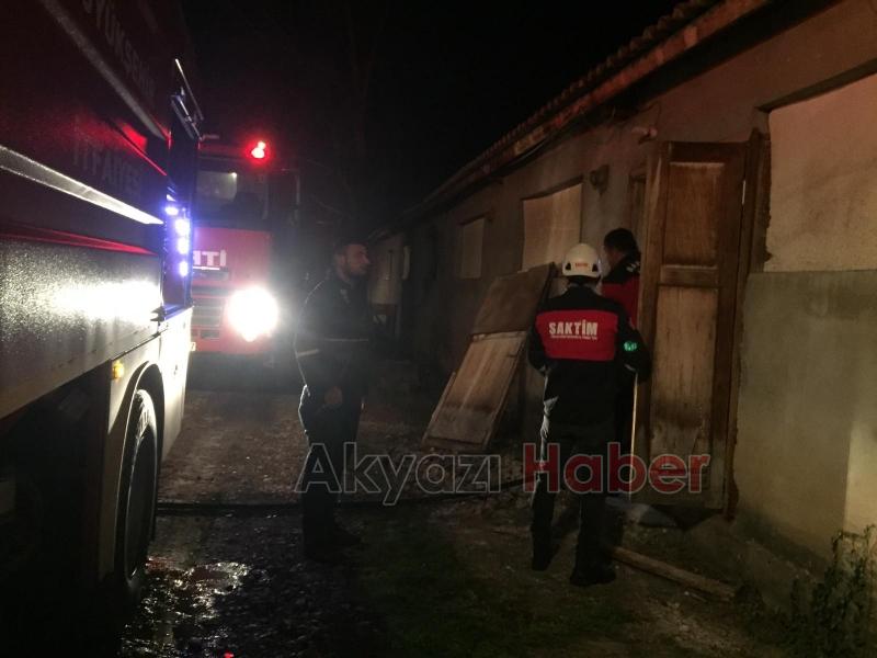 Akyazı'da kaşık atölyesinde yangın