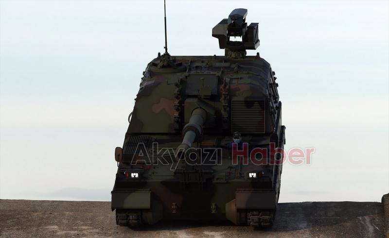 Bakan Akar, Sakarya'da yeni nesil obüslerin gösterisini izledi