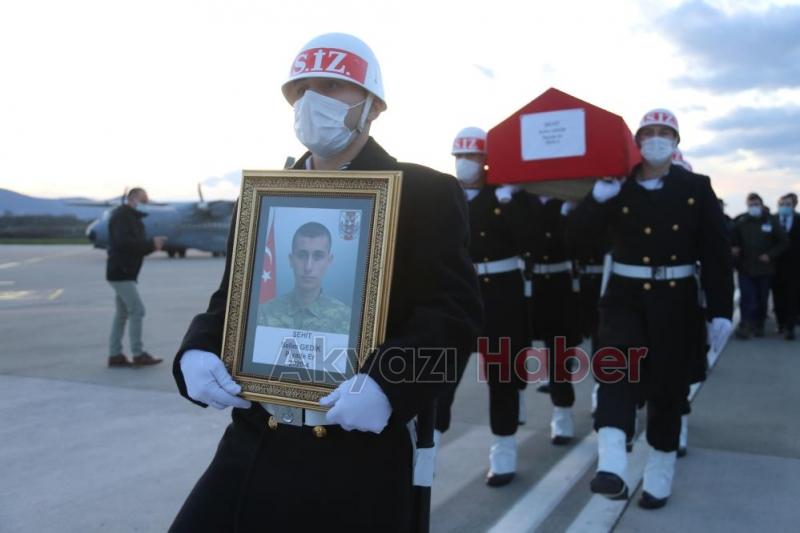 Sakarya şehidini dualarla uğurladı