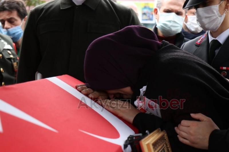 Sakarya şehidini dualarla uğurladı