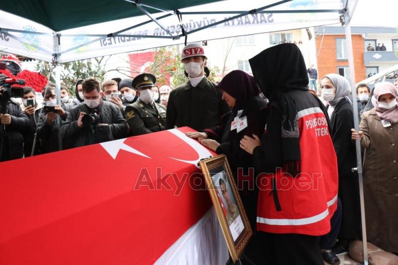 Sakarya şehidini dualarla uğurladı