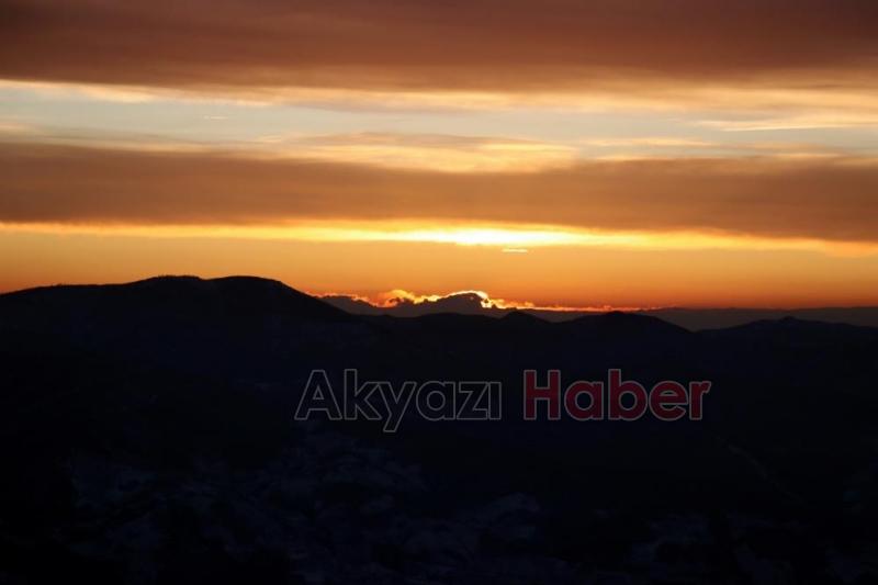 Karla örtülü Keremalide gün batımı büyüledi