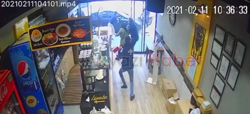 Akyazı'da depremde vatandaşların panik anları kamerada