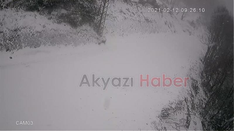 Kar yağışı başladı, Keremali'ye çıkışlar kapatıldı