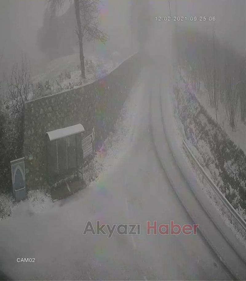 Kar yağışı başladı, Keremali'ye çıkışlar kapatıldı