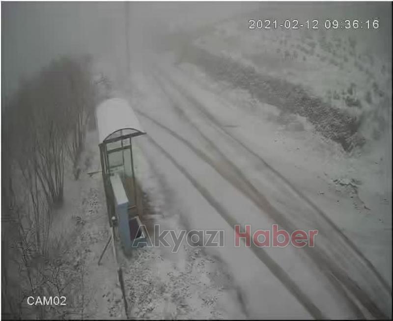 Kar yağışı başladı, Keremali'ye çıkışlar kapatıldı