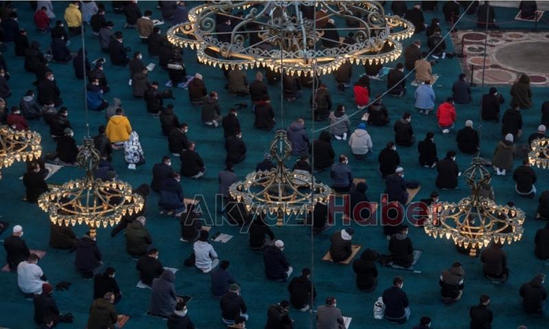 Ayasofya Camii yeni çehresiyle hayran bıraktı