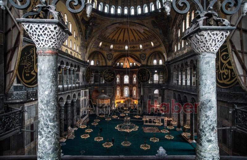 Ayasofya Camii yeni çehresiyle hayran bıraktı