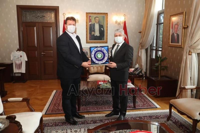 Başkan Soykan Suriyede yardım dağıttı