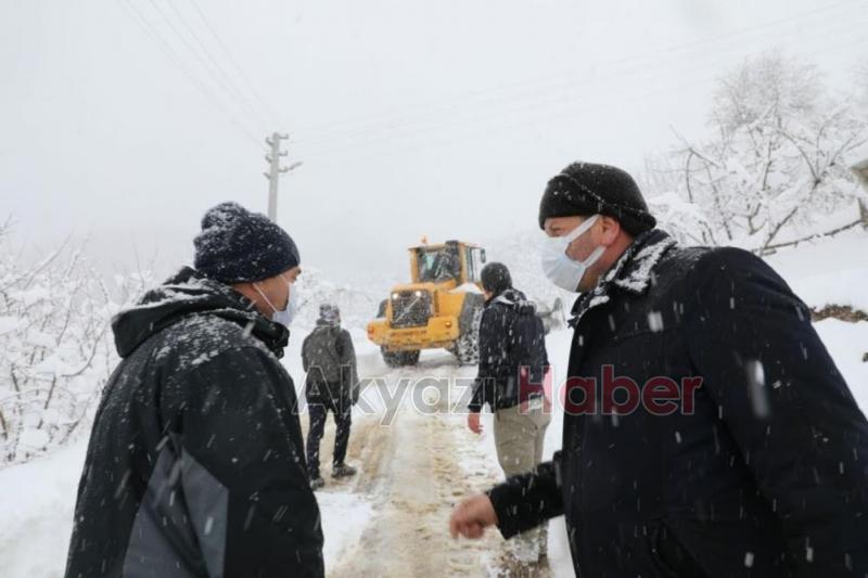 Vali Kaldırım Akyazı'da karla mücadele çalışmalarını inceledi