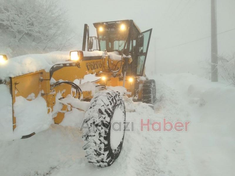 Akyazı Belediyesi'nin karla mücadele sınavı