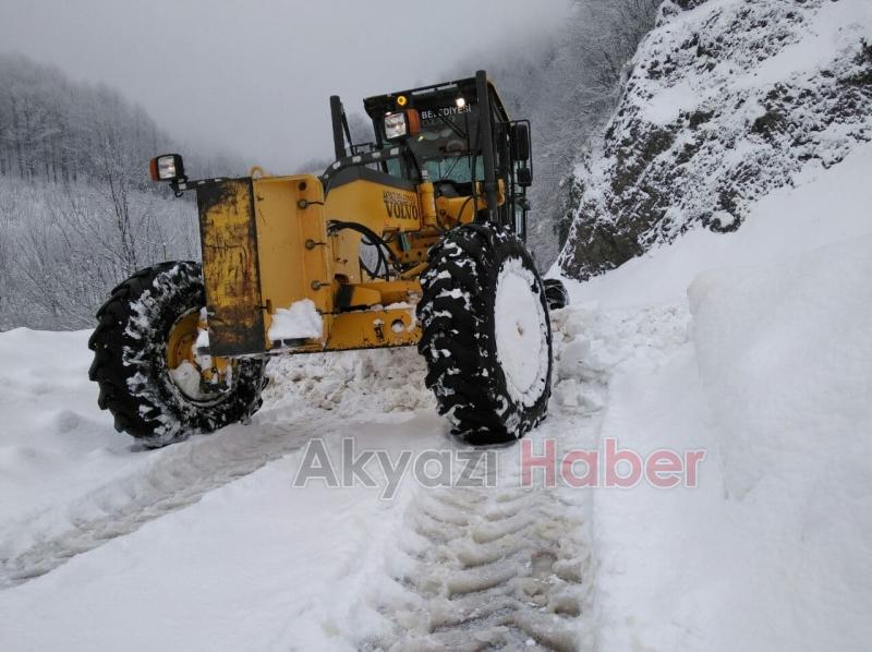 Akyazı Belediyesi'nin karla mücadele sınavı