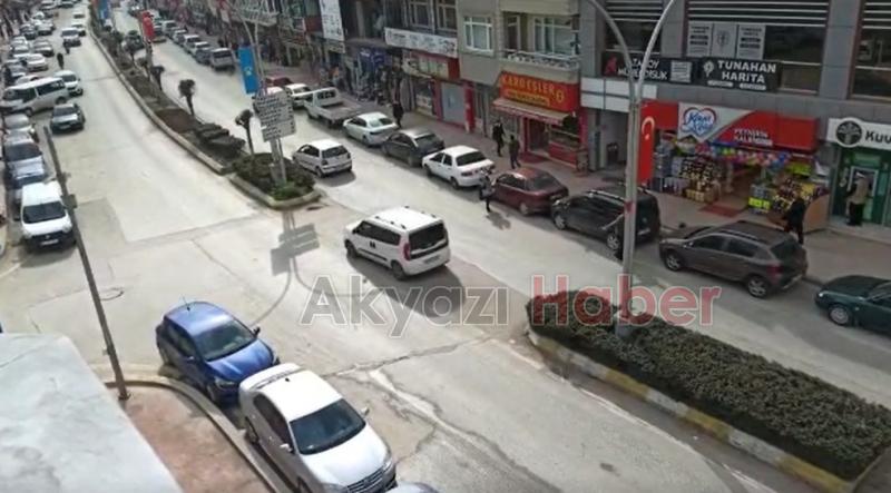 Aracını yol ortasına bırakıp gitti