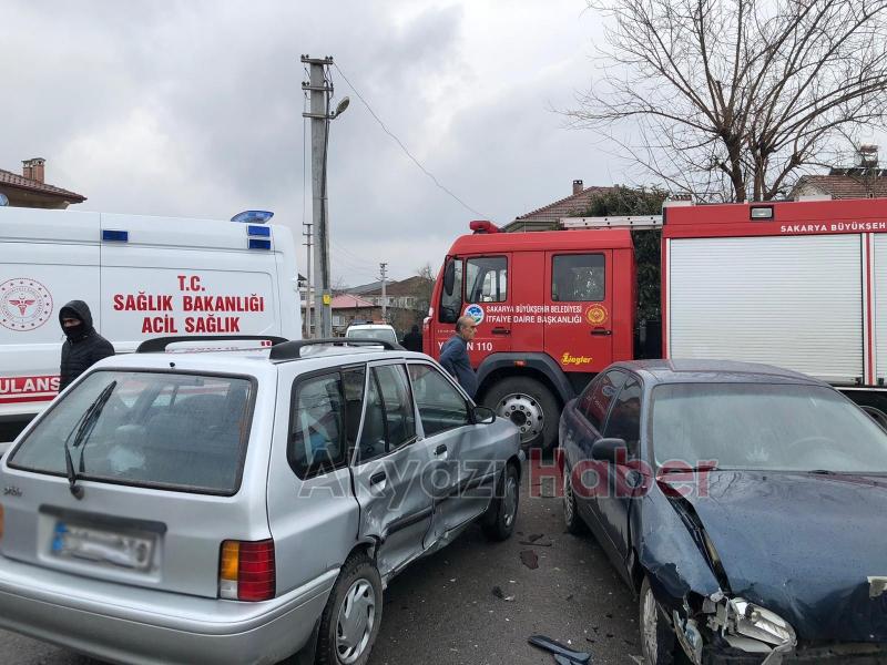 Otomobiller çarpıştı 3 çocuk yaralı