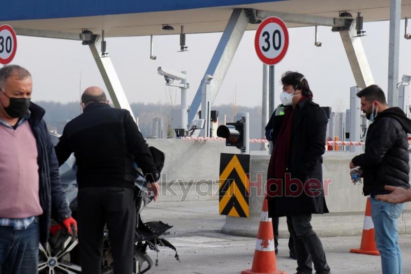 Akyazıda zincirleme kaza 2 yaralı