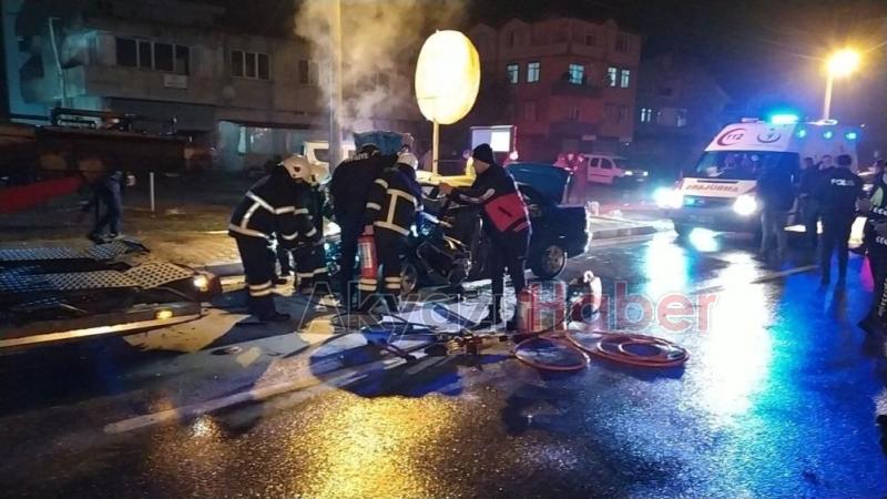 Akyazı plakalı otomobilin sürücüsü ağır yaralandı