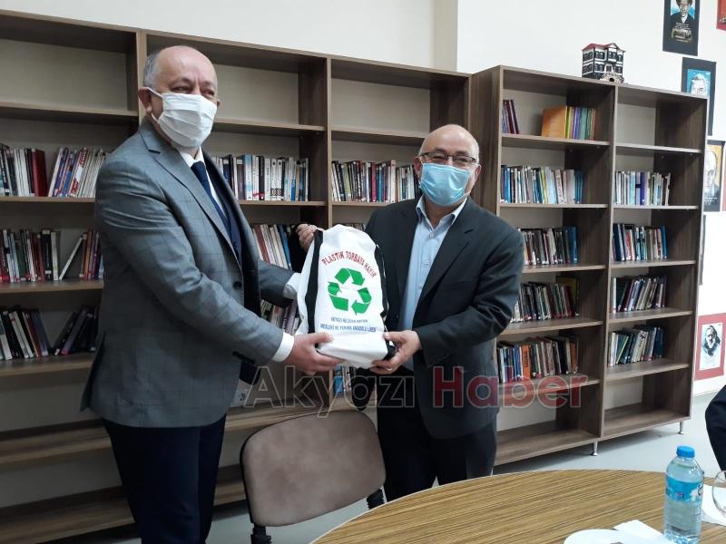 Akyazı Nilüfer Hatun MTALden genç kıza çeyiz hediyesi