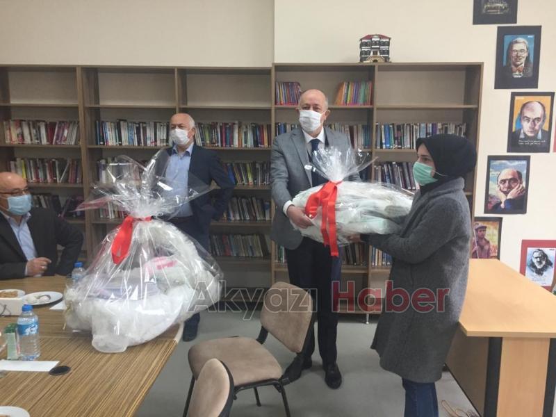 Akyazı Nilüfer Hatun MTALden genç kıza çeyiz hediyesi