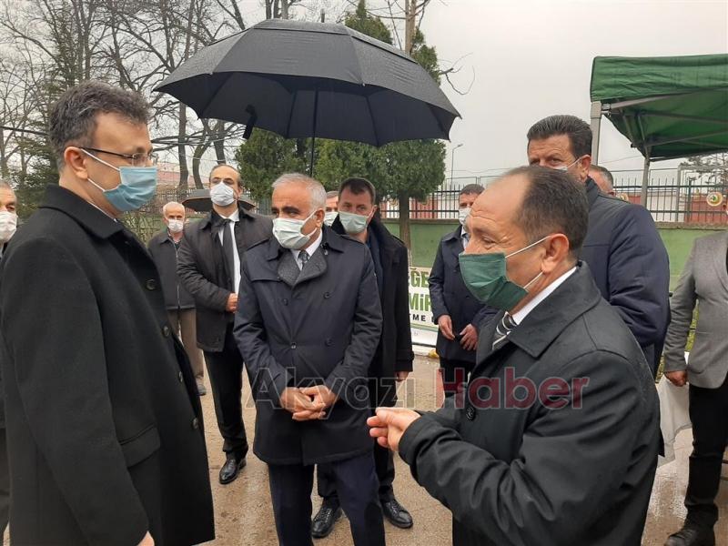 Akyazı'da 10 orman köylüsüne traktör verildi