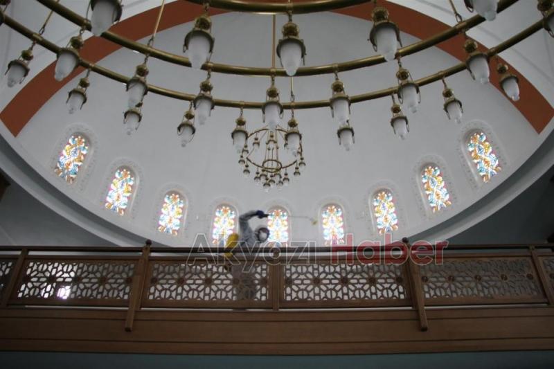 Ramazan öncesi camiler dezenfekte ediliyor