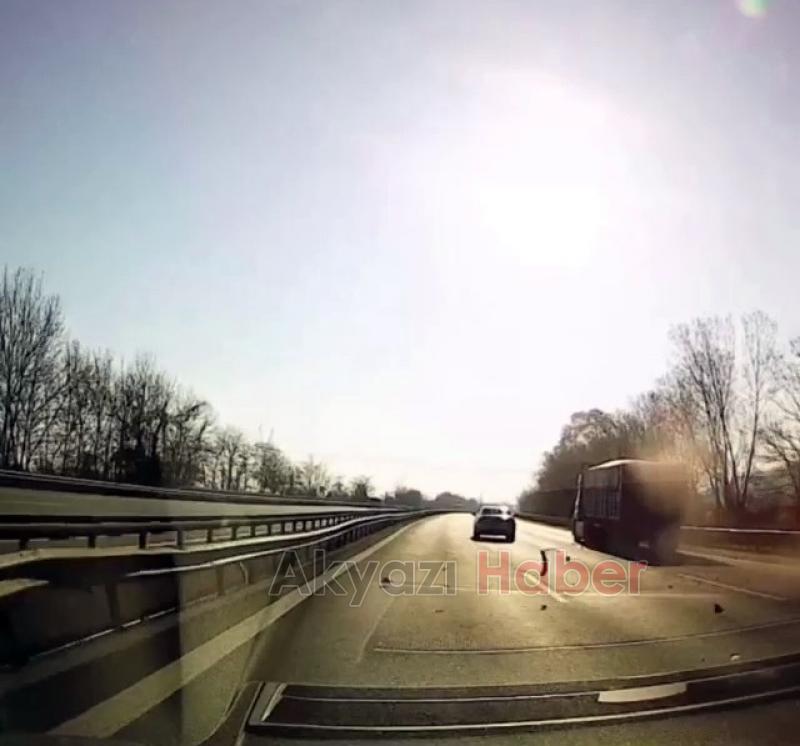 Kamyonun lastiği bomba gibi patladı