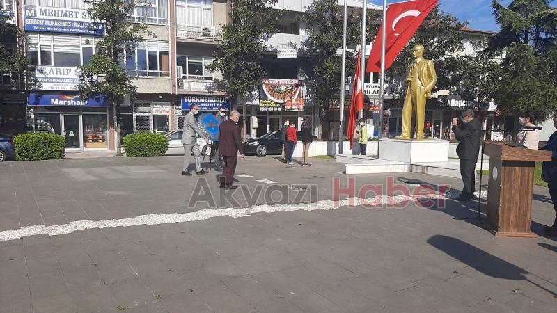 Akyazı'da sade 23 Nisan töreni