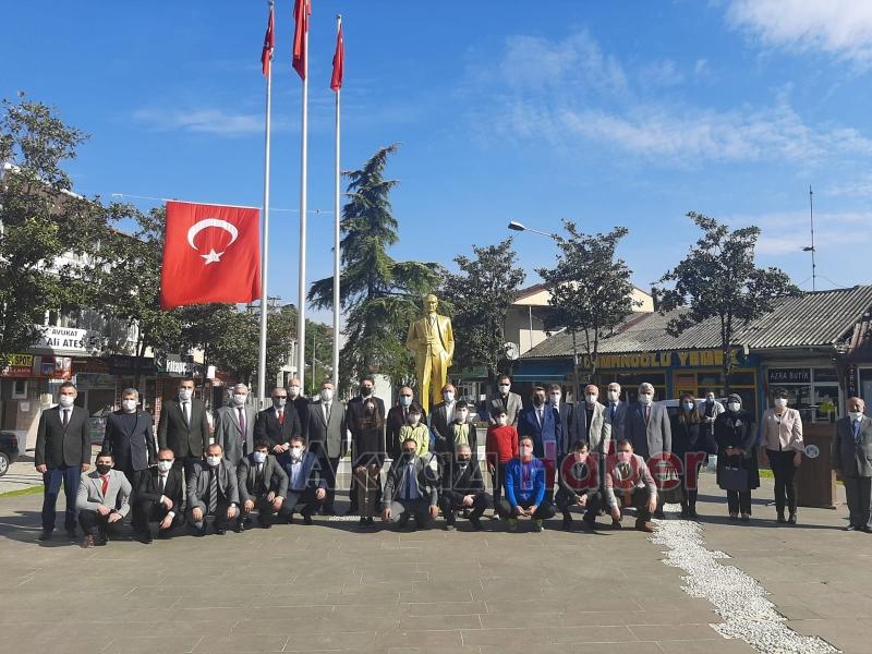 Akyazı'da sade 23 Nisan töreni