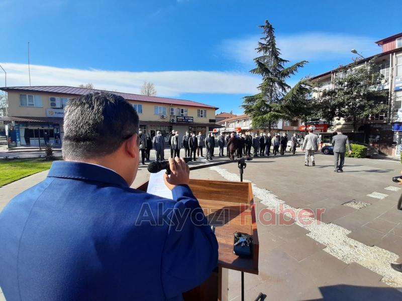 Akyazı'da sade 23 Nisan töreni