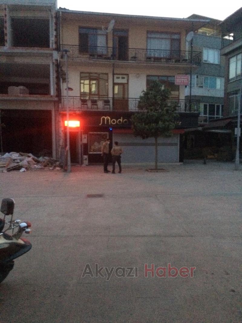 14 kişi kahvehanede çay içerken yakalandı