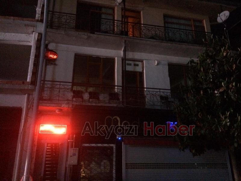 14 kişi kahvehanede çay içerken yakalandı