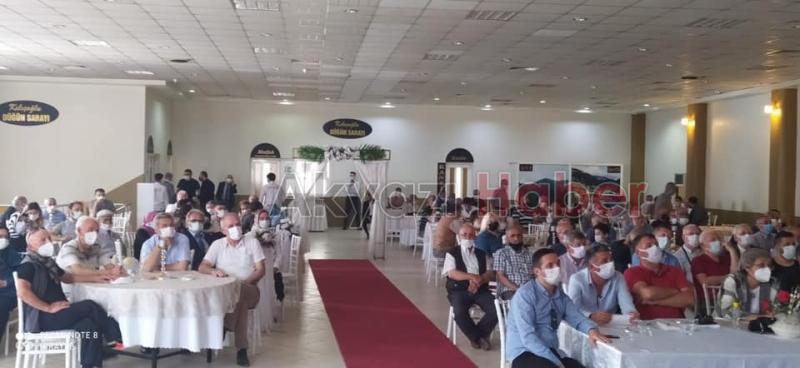 CHP Akyazı'da Rozet Takma programı