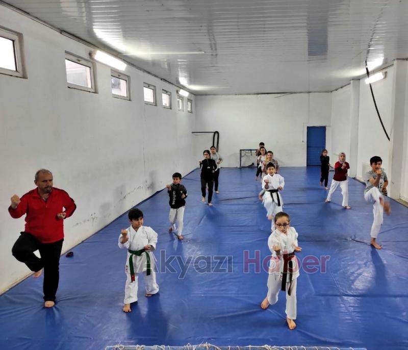 Akyazı Boybeyi 17 branşta sporun lokomotofi