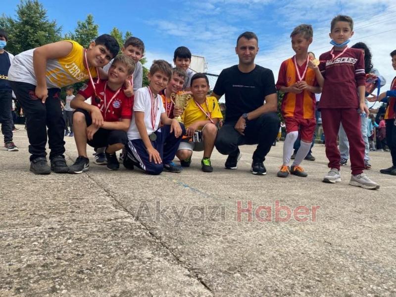 Nevruz Banoğlu İlkokulu'nda futbol turnuvası sona erdi