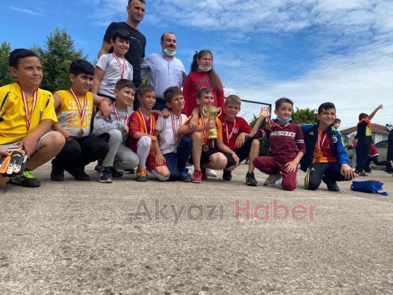 Nevruz Banoğlu İlkokulu'nda futbol turnuvası sona erdi