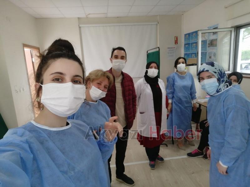 Akyazılılardan aşı çadırına yoğun ilgi