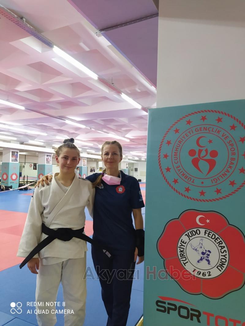 Akyazı Boybeyi madalya avında