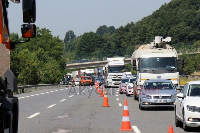 Tanker tıra ok gibi saplandı 1 ölü